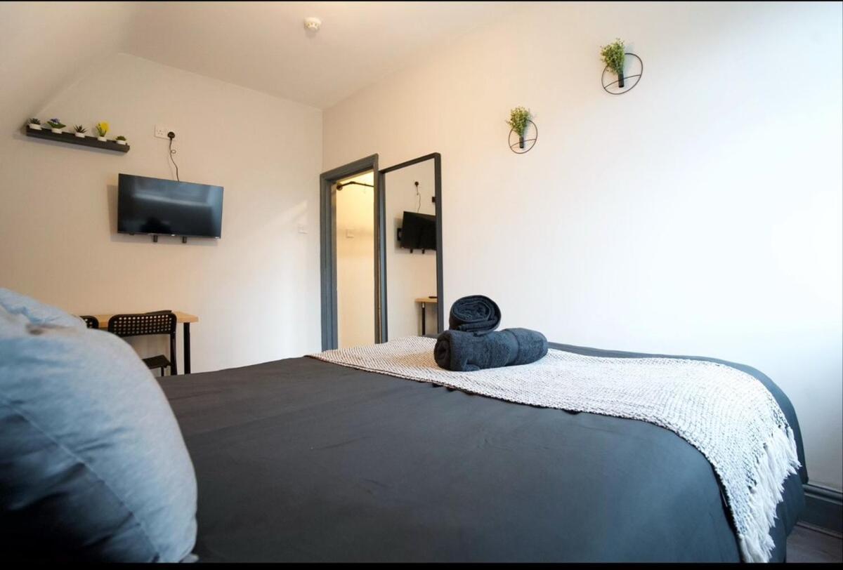 The Cosy In Moseley Apartment